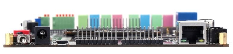 TL5509-EVM開(kāi)發(fā)板側(cè)視圖4 TL5509-EVM開(kāi)發(fā)板側(cè)視圖4