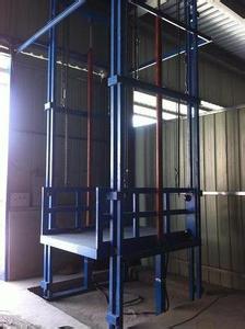 導(dǎo)軌式液壓作業(yè)平臺